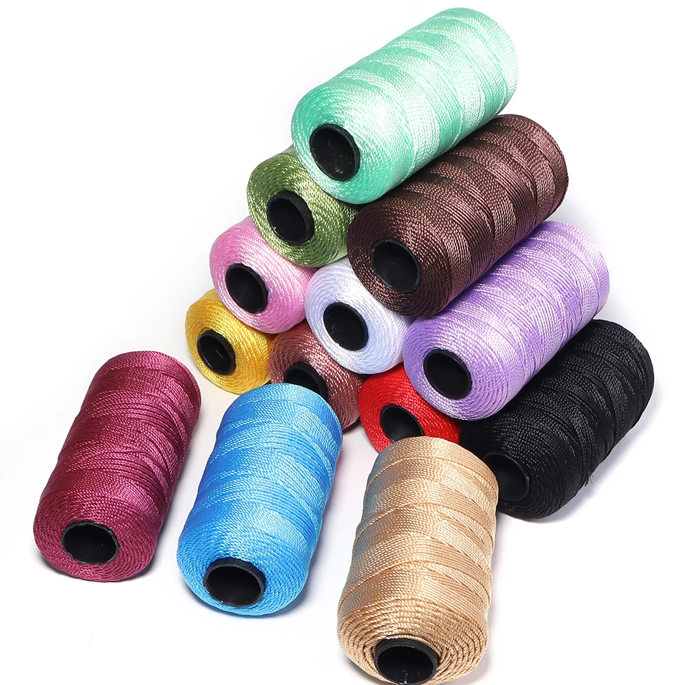 120 Yards 1,5mm 3-fädiges DIY Strickgarn Eis-Seide Farbiges Kunstgarn für Taschen Hüte Polypropylen-Seil zum Häkeln – Detail 3