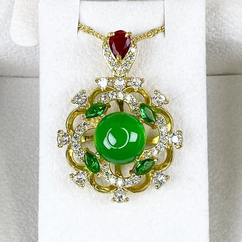 Natural Chalcedony Pendant for Women Lucky Rotating Jade Pendant Emerald Color Inlaid Gemstone Agate Necklace
