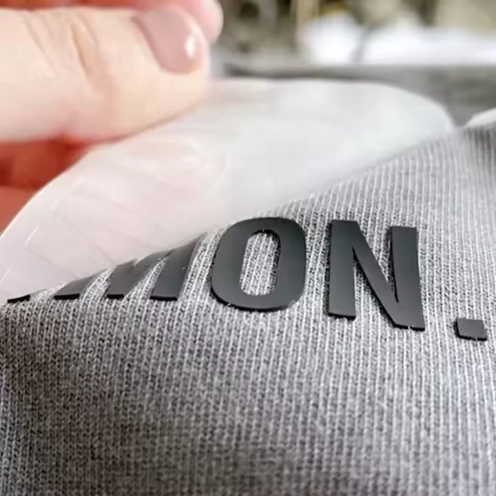 Individueller Siebdruck 3D-Silikon-Heißpress-LOGO-Etiketten Gummi-Patches Aufbügelbare Aufkleber Vinyl-Wärmeübertragungslogo für Kleidung – Detail 3