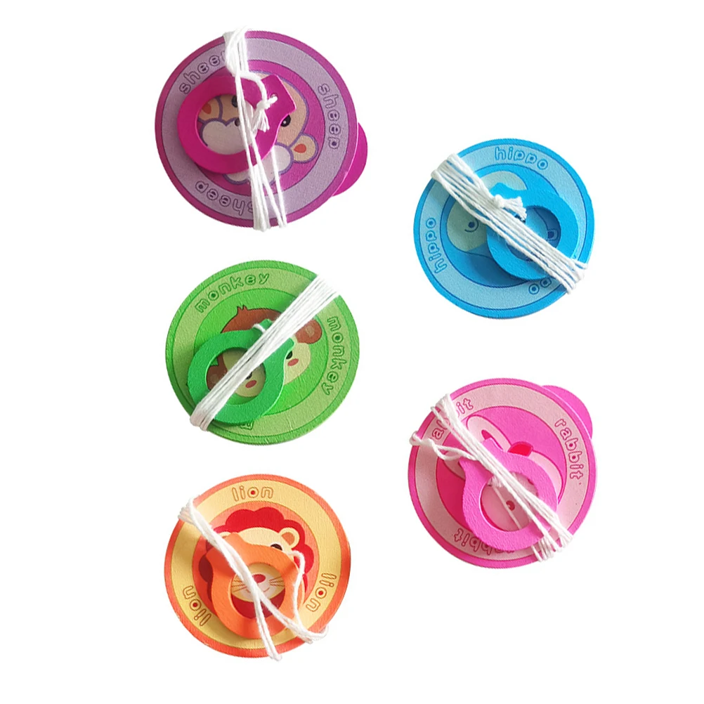 ของเล่นหมุนเชือกไม้ 5 ชิ้น สีสันสดใส เกมหมุนเชือกสำหรับเด็ก ของเล่นเสริมพัฒนาการเด็กเล็ก เป็นมิตรกับสิ่งแวดล้อม