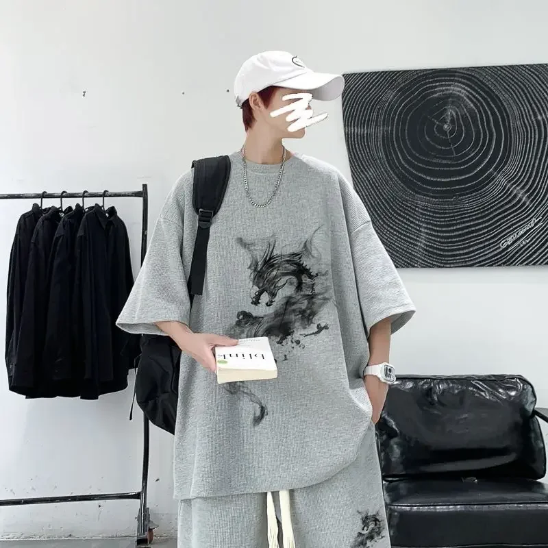 Impressão masculina t camisa conjuntos curtos gráfico náilon estiramento kpop marcas originais elástico barato roupas soltas camiseta básica shorts masculinos conjunto