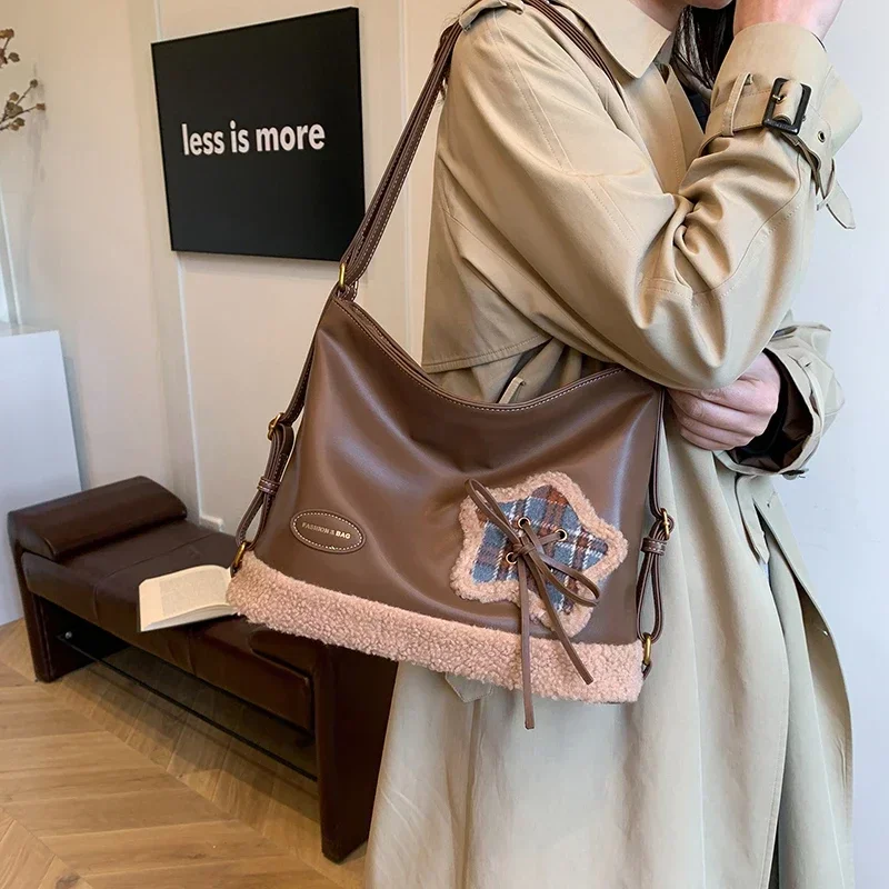 

Winter Korean Version Shoulder Bag for Women 2025 New Trendy Fashion Tote Bag Casual Large Capacity Plush Shoulder Bag Пакет