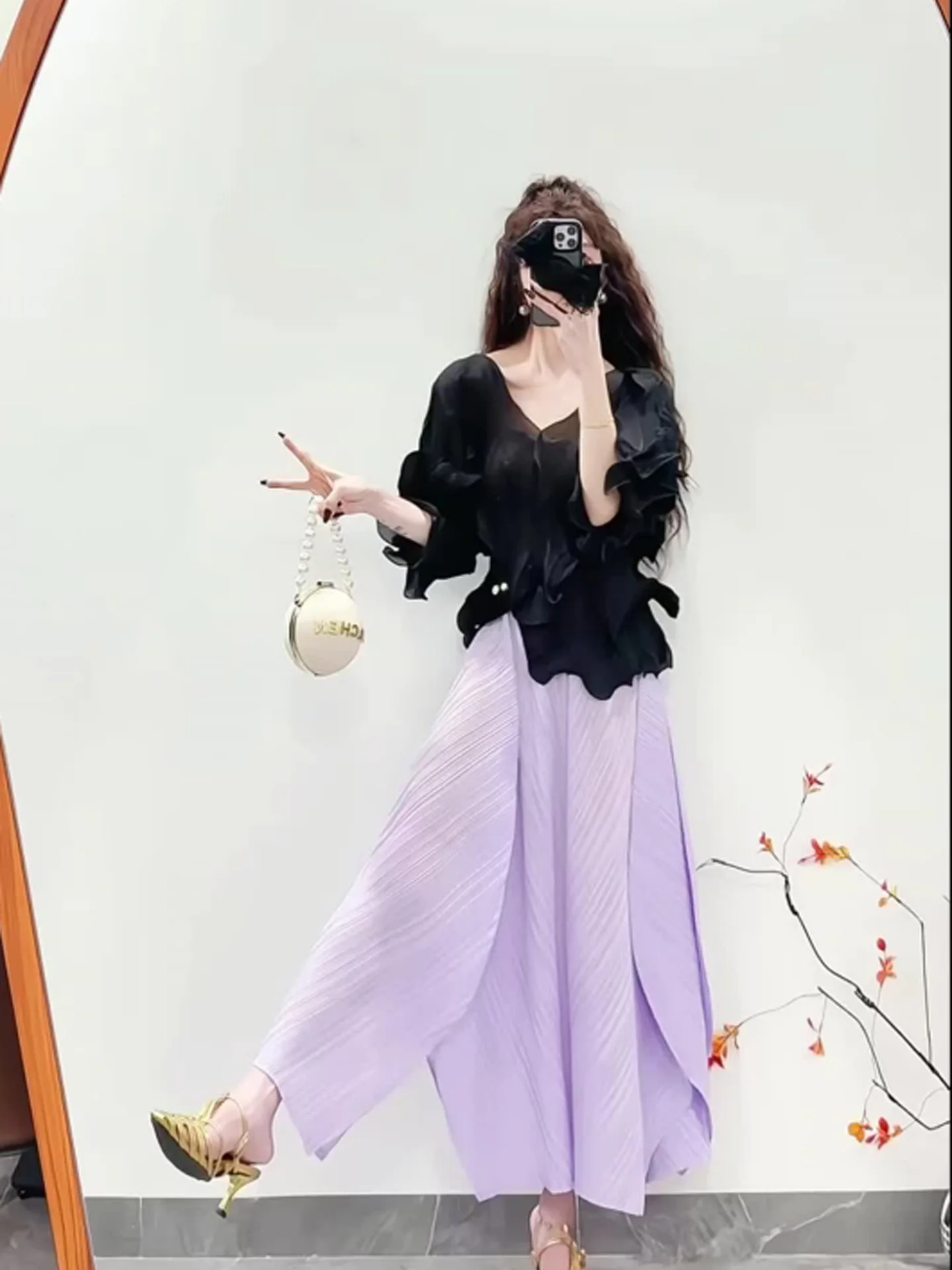 

Fashionable Pure Color Loose Fit Set with Pleated Bellflower Skirt And Sleeveless Top High Waist Design for Women