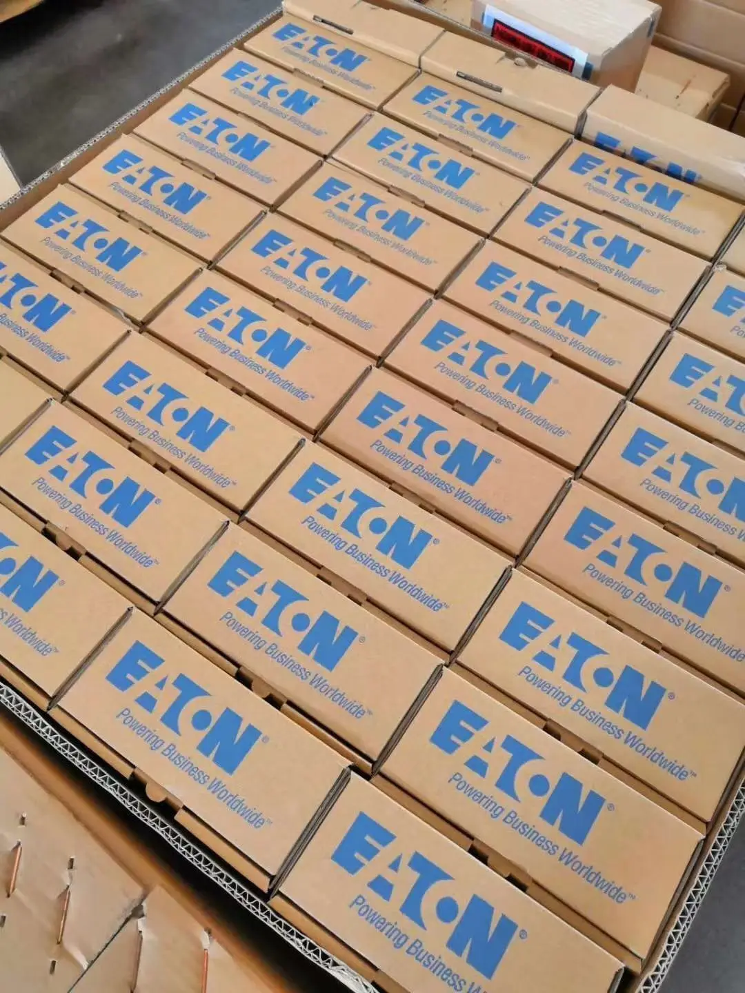 SV15-8-0-0-24DGP 02-177187 SV15-8-0-0-00 02-178638 SV15-8-O SV15-8-0 SV15-8-O-0-00 SV15-8-0 ea طن صمام الملف اللولبي الأصلي فيكر