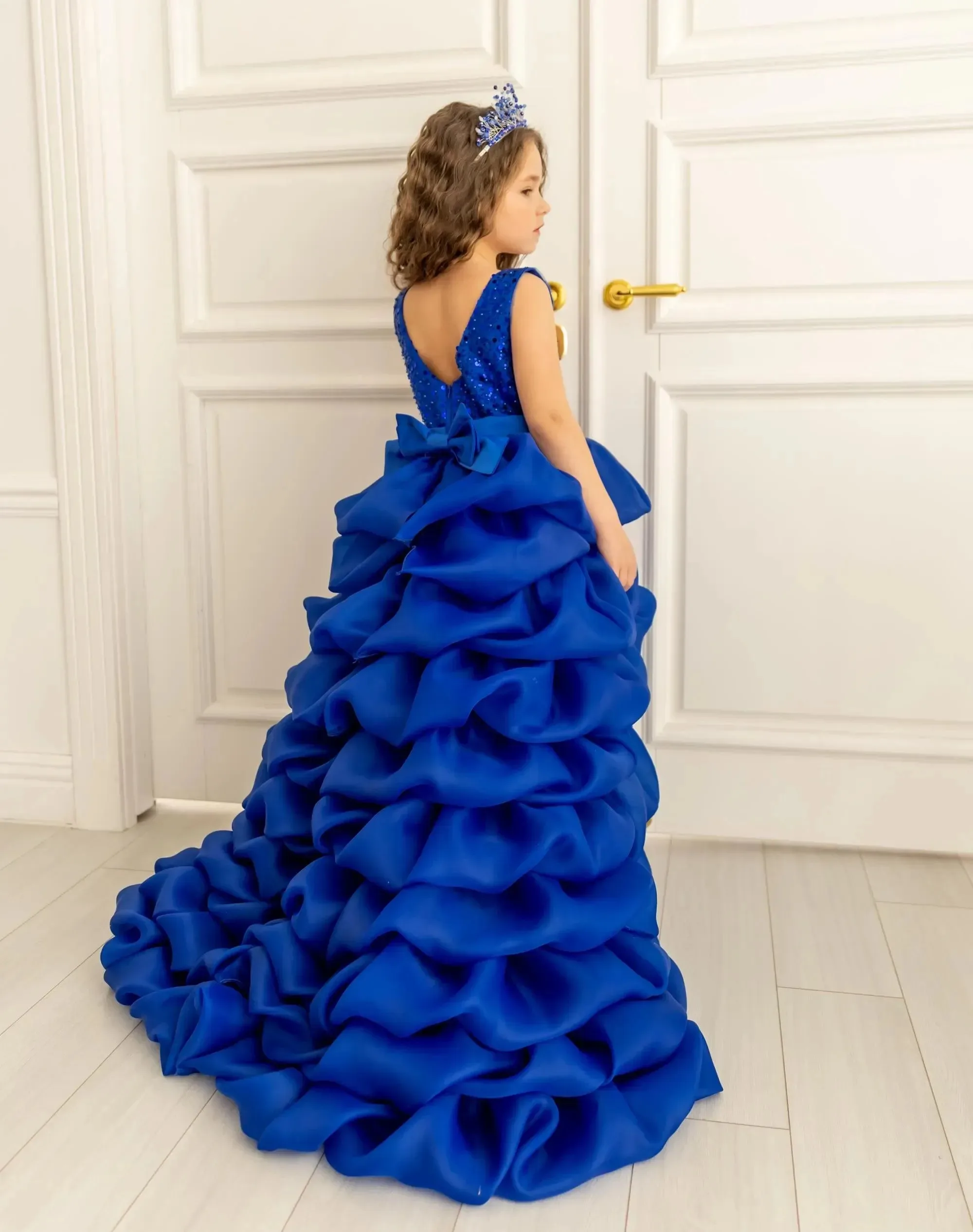 Maßgefertigtes Großhandels-Blumenmädchenkleid, Neues Langarm-Kleid aus mattem Satin, A-Linie mit Schleppe, Abendkleid für Erstkommunion, Hochzeit, Party, Prinzessinnenkleid – Detail 4