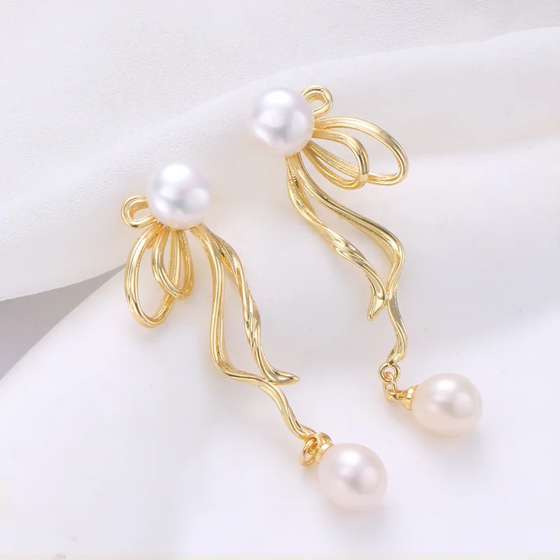 

Pair Of 7-8mm WHITE AAA+ South Sea Pearl Dangle Earring 925s pearl colour: White pearl colour: New