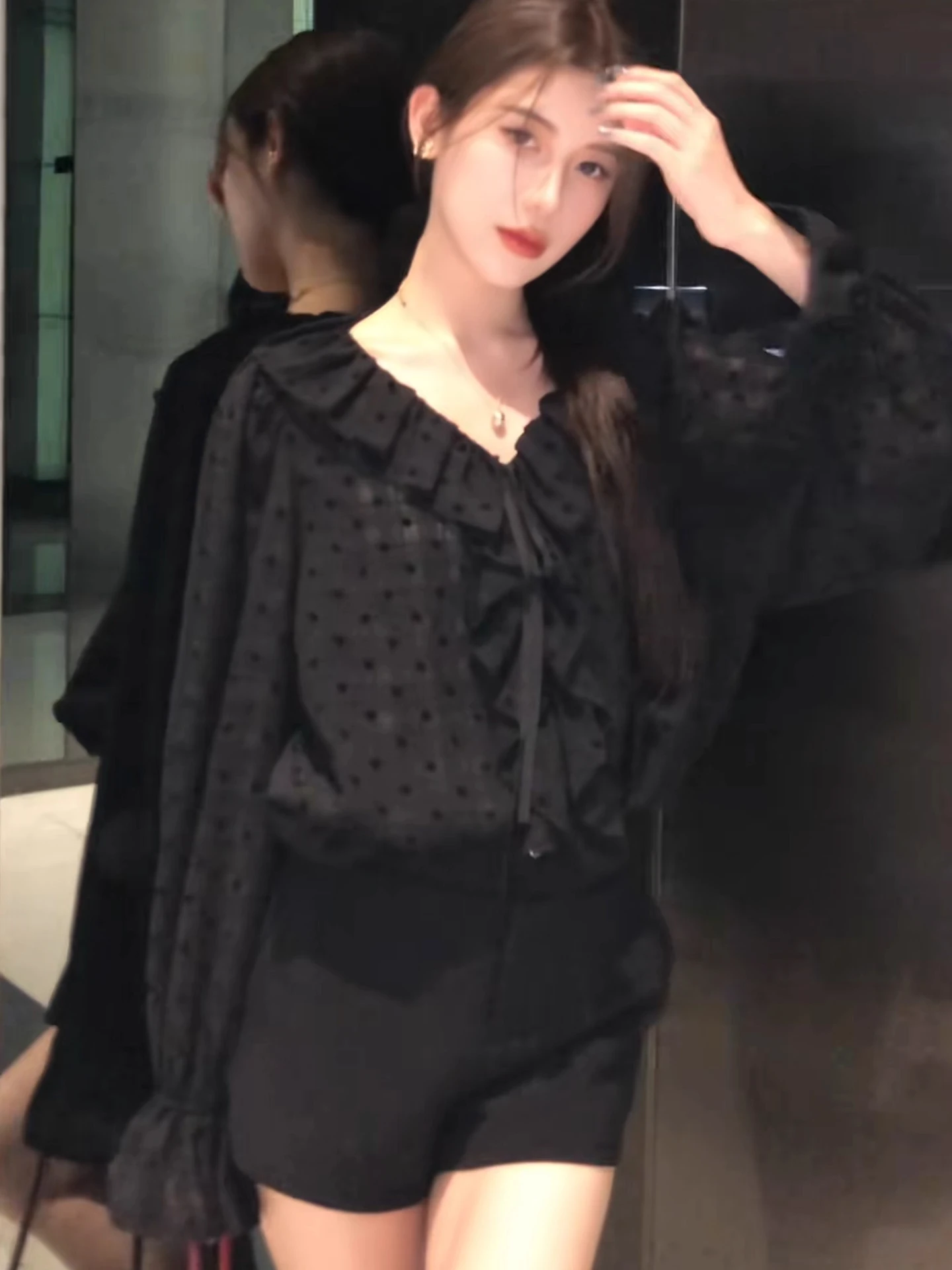 Długa bluzka szyfonowa dla kobiet z koronkowym wykończeniem, wzór w bloki kolorystyczne, styl koreański, do pracy, elegancka, biurowa moda.