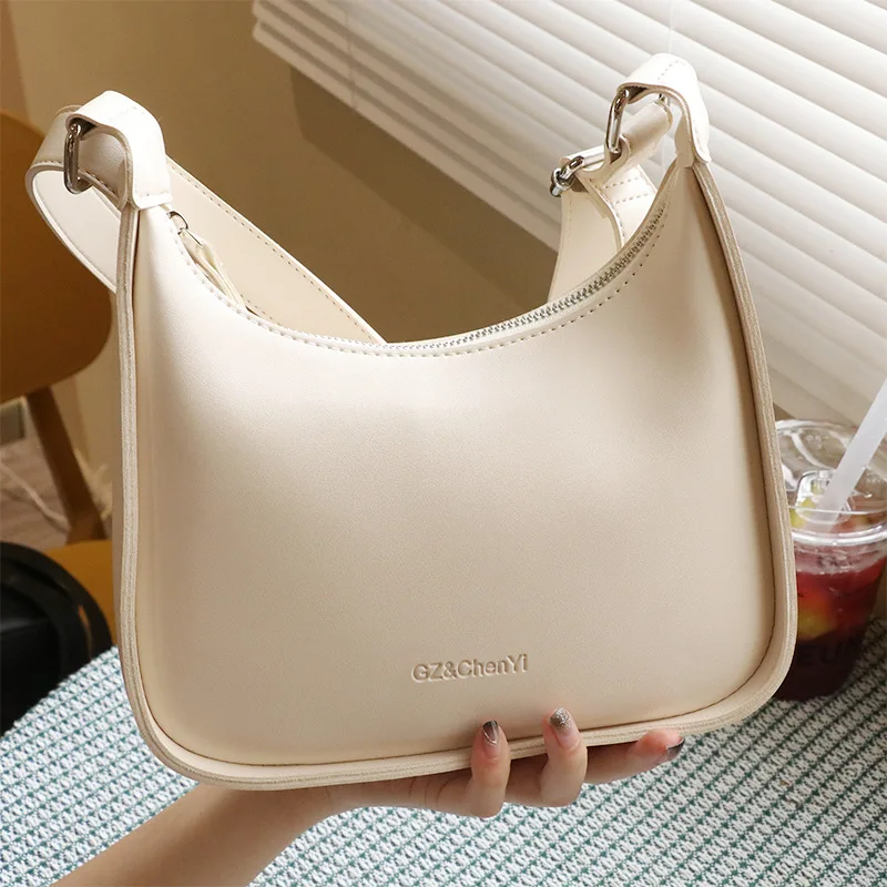 

2024 new tweed style shoulder crossbody bag, convenient, luxurious and fashionable, most suitable for matching underarm crescent