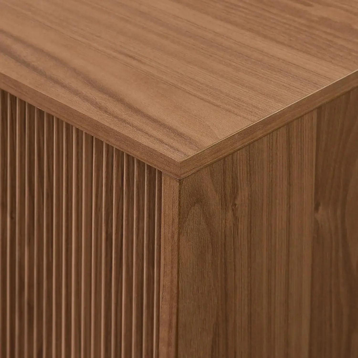 Suporte baixo moderno de porta canelada Walton para TVs de até 80 polegadas, 70 x 15,75 x 16 polegadas, Mocha