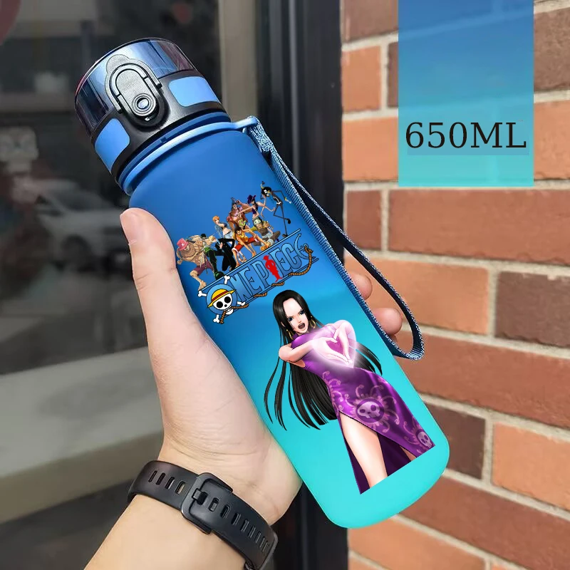 Botol Air ONE PIECE 650ML Anti Bocor dengan Tutup Lipat Pengunci, Botol Minum Portabel untuk Luar Ruangan, Gym, Wadah Plastik Berwarna-warni, Hadiah