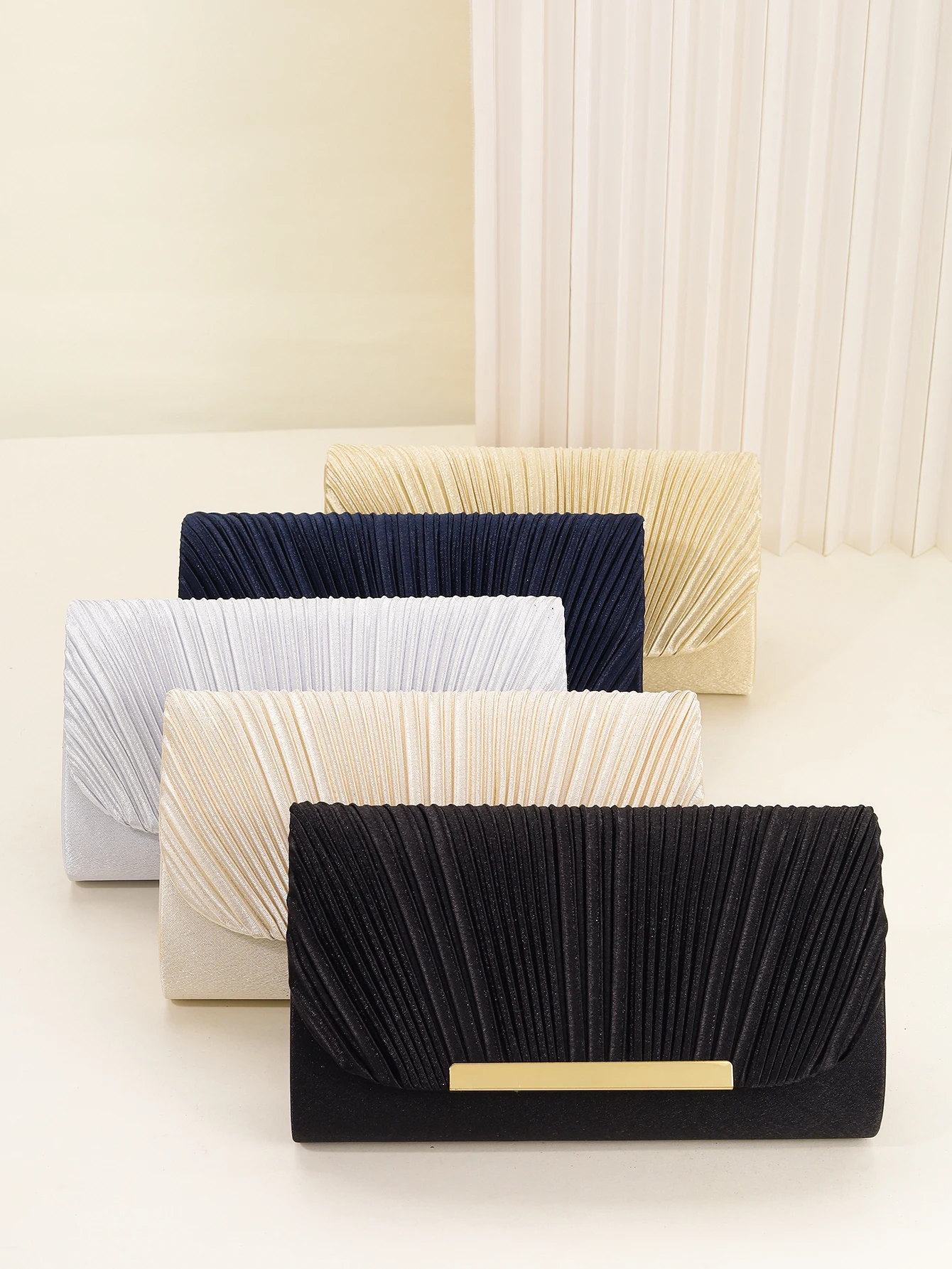 Women's Dinner Bag New Small Square Bag Chain Dinner Bag Pleat Design, Suitable for Parties, Weddings, Proms, Banquets