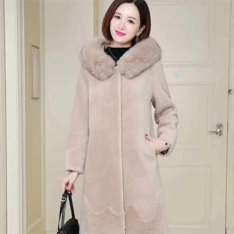 Nice New Sheep Shearing Coat Jacket Women Winter Faux Fur Overcoat Middle-aged Female Hooded Windproof And Warm Coats