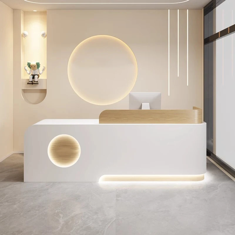 

Барные деревянные стойки регистрации, изогнутые Добро пожаловать, современные эстетические стойки регистрации, светодиодные фонари, маленькие Comptoir Acc фило), коммерческая мебель