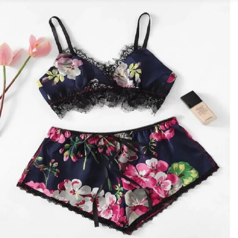Women Summer Two Pieces Short Sexy Silk Pajamas With Suspenders Lace Thin Ladies Homewear Soft Acrylic Painting Floral Underwear