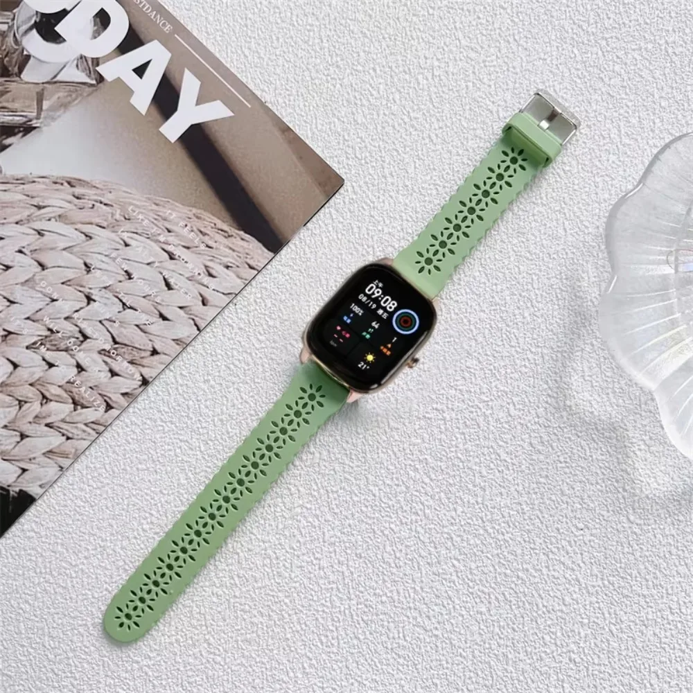 Hollow Lace Flower Silicone Band 20mm 22mm for Amazfit GTS 4 3 2 GTR 4 3 2 Bip Mini Galaxy Watch 6 5 4 Huawei GT 4 3 2 46mm 42mm