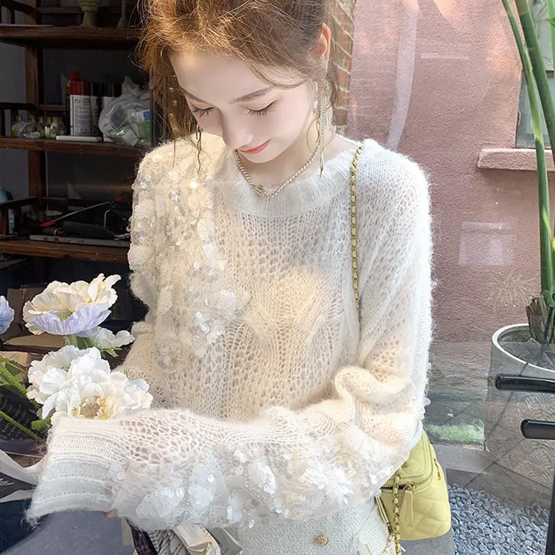 Spring and Autumn New Glitter Sweater Women's Short Small Gentle Wind Hairy Hollow Knitted Sweater