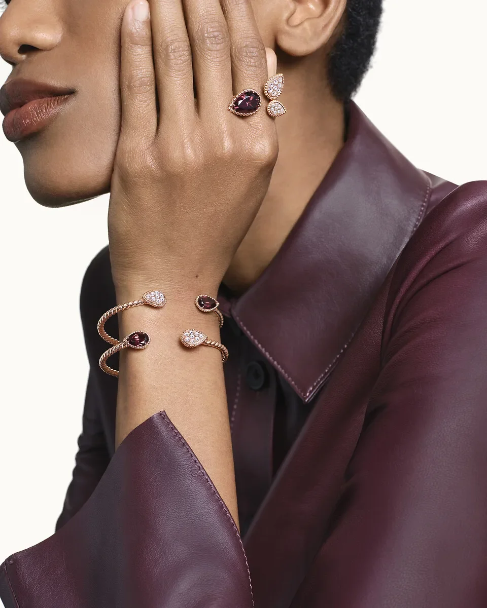 

French bouchero red stone bracelet - A luxurious bracelet, classic and romantic, perfect gift for your girlfriend's birthday.
