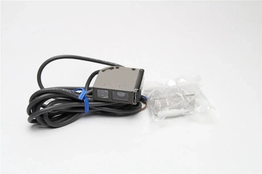 E3S-CL2 For OMRON E3S-CL2 2M Photoelectric Sensor Switch New