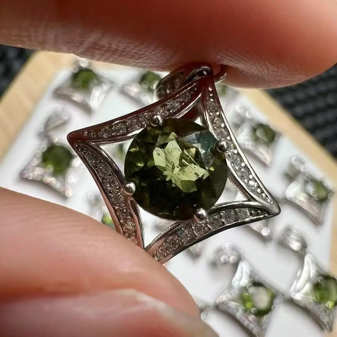 

Unit One Piece 925 Silver Inlay 6mm to 8mm Natural Moladavite Crystal Faceted Stone Pendant for Meditation
