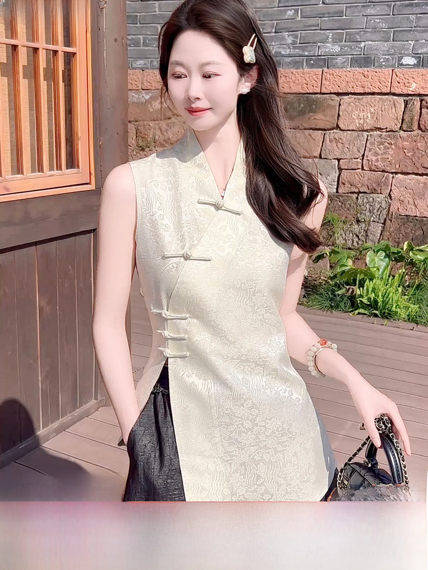 

Elegant Dragon And Phoenix Pattern Silk Top with Button Detail Sleeveless Stand Collar Summer Women's Fashion Straight Cut