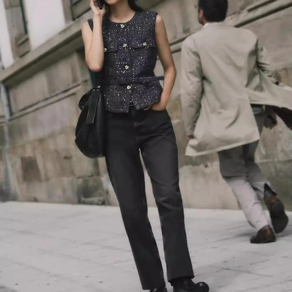 

Faionable Autumn Winter Slim Fit round Ne Svel Vest with Belt Bead Embellied Button Texture Women's Jaet