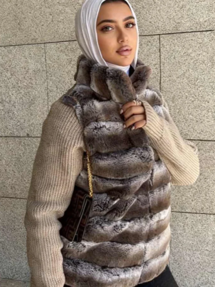 سترة نسائية مرقعة من الفرو الصناعي بتصميم مميز وأكمام طويلة معطف نسائي غير رسمي لخريف وشتاء 2025 ملابس خروج للسيدات جديدة