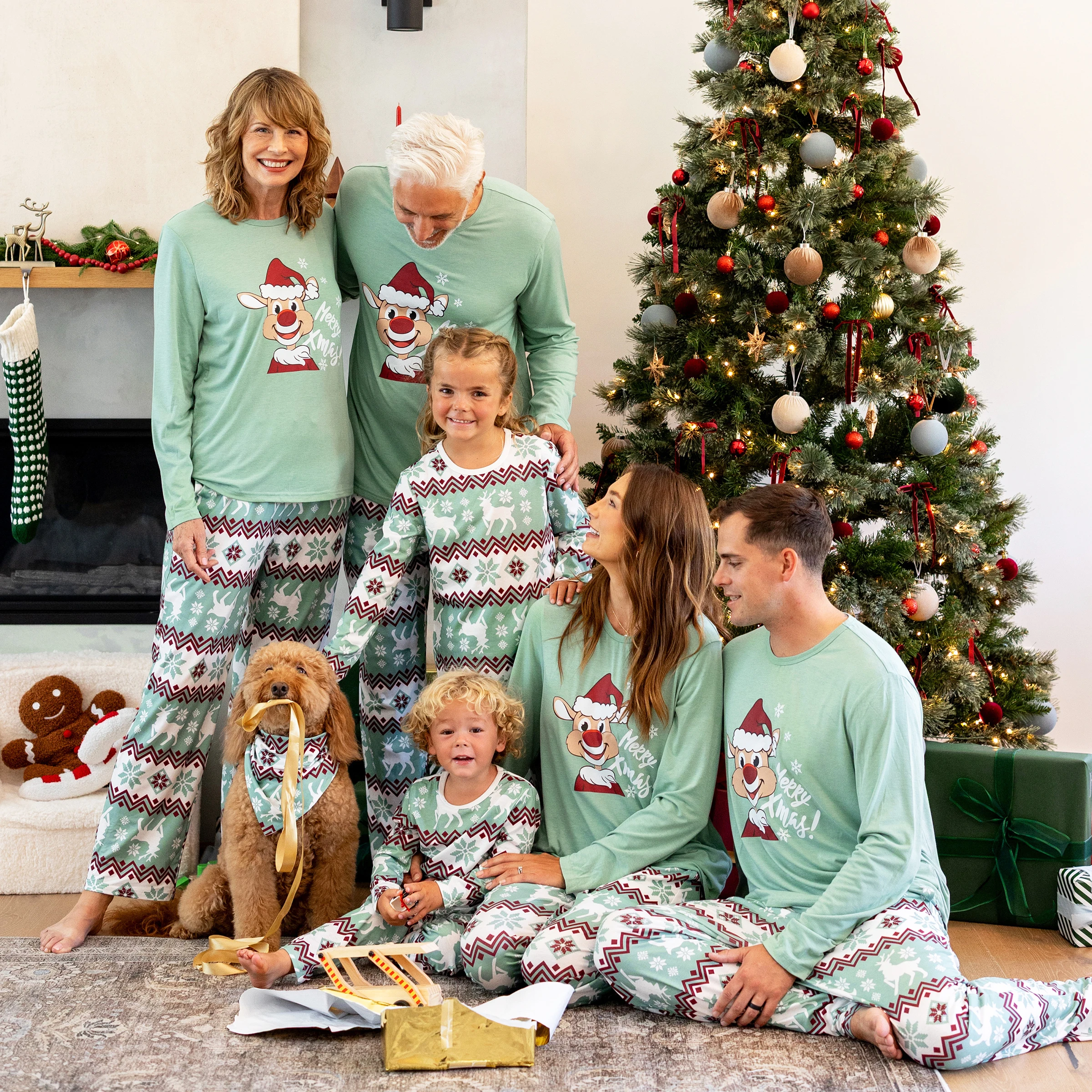 

PatPat Christmas Matching Family Pajamas Set Christmas Spirit and Snowflake Print PJS