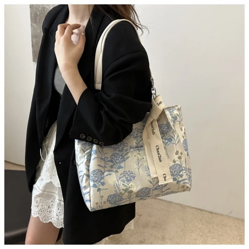 

Fashion Printed Embroidery Flower Shoulder Bag Canvas Elegant Women's Commuting Bag Artistic Large Capacity Tote Bag Work