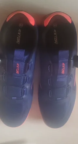 

Новые женские спортивные кроссовки 2025 года, мужские кроссовки для бадминтона, легкие дышащие женские кроссовки для активного отдыха и тренировок, женская легкоатлетическая обувь