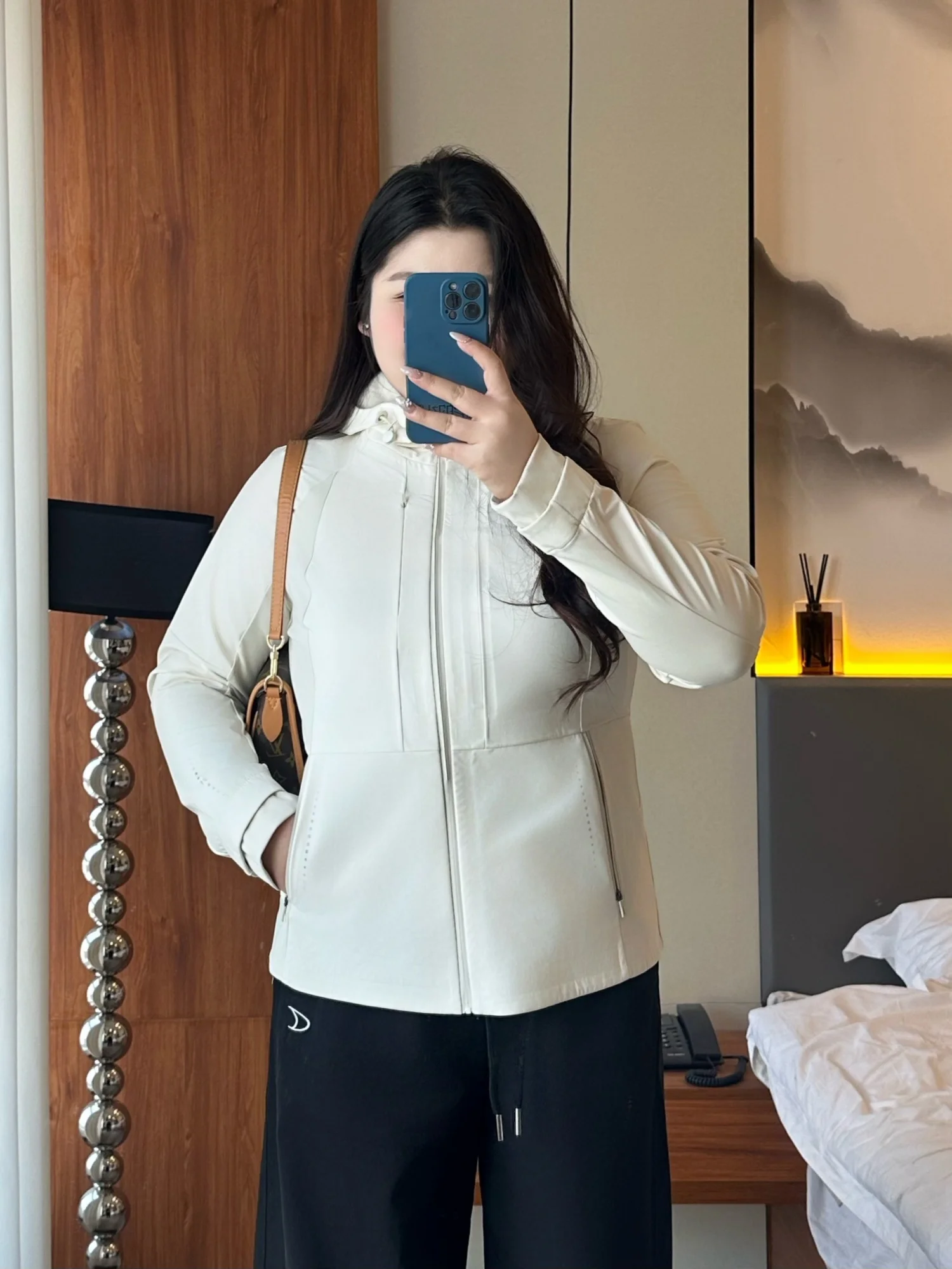 

Весенняя куртка с эффектом похудения для активного отдыха, большие размеры, модная женская укороченная куртка с капюшоном, повседневная, прямого кроя, из нейлоновой ткани