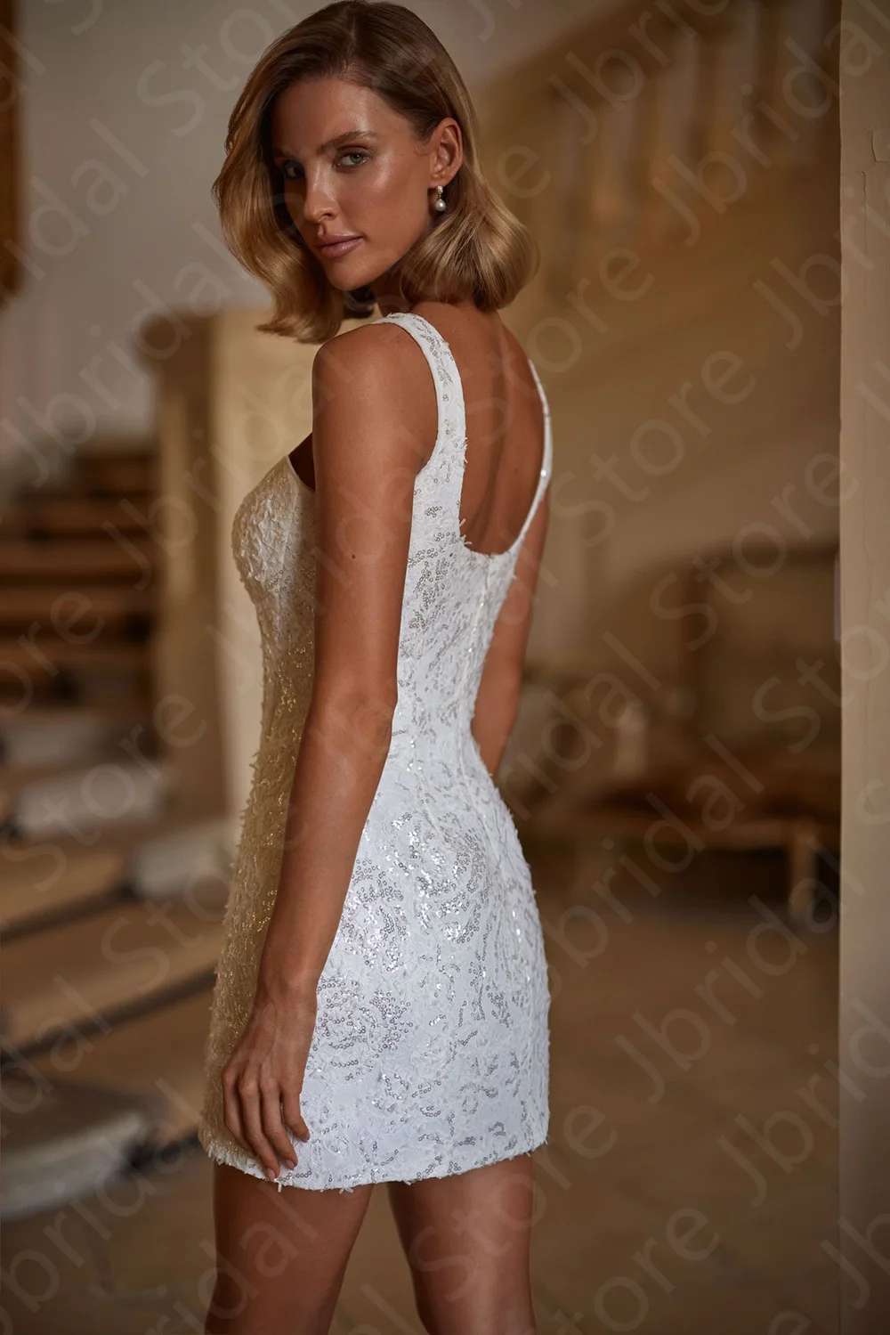 Customized Classic Sparkling Wedding Dresses Sequined Bridal Gowns Lace Short Bride Dresses Square Neck Wedding Gowns Sleeveless