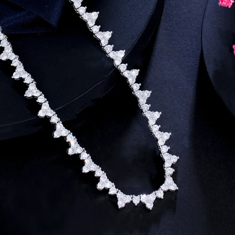 

Pera Bling White Iced Out CZ Кристалл Цепочка на ключицы Посеребренное ожерелье для женщин Колье Ювелирные изделия Подарок для рождественской вечеринки P047