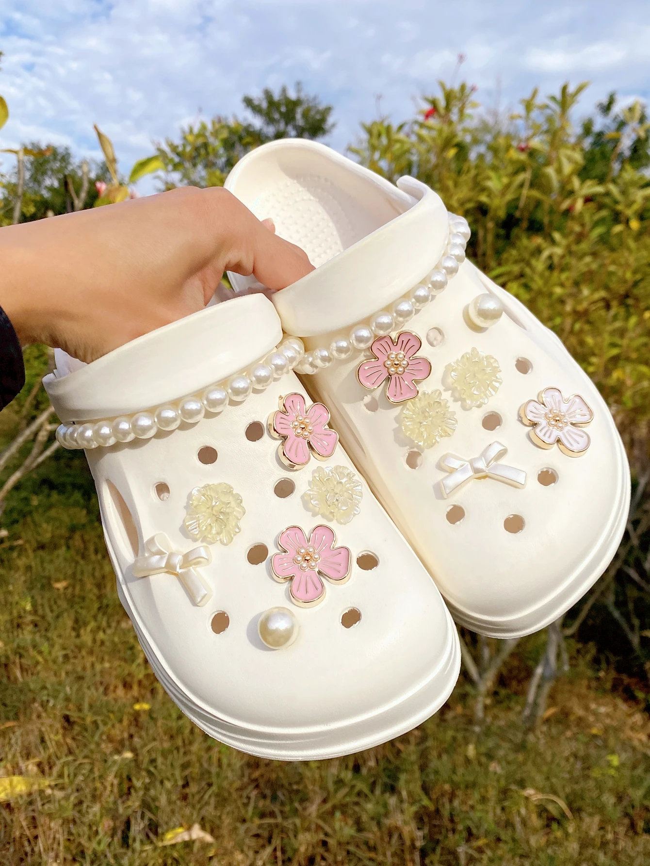 14 Flower Chain Shoe Decoration DIY Casual Accessories - An interesting and multi-functional personalized way of footwear