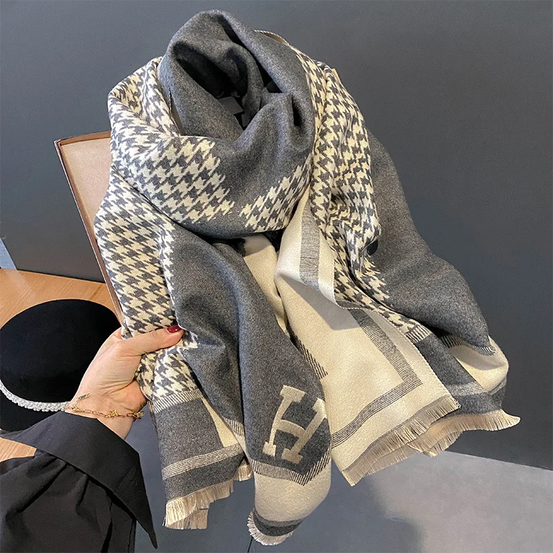 

​ Шикарный женский шарф с камелией 2025 — искусственный кашемир в корейском стиле, деталь с кисточками, элегантная зимняя шаль и накидка на шею ​