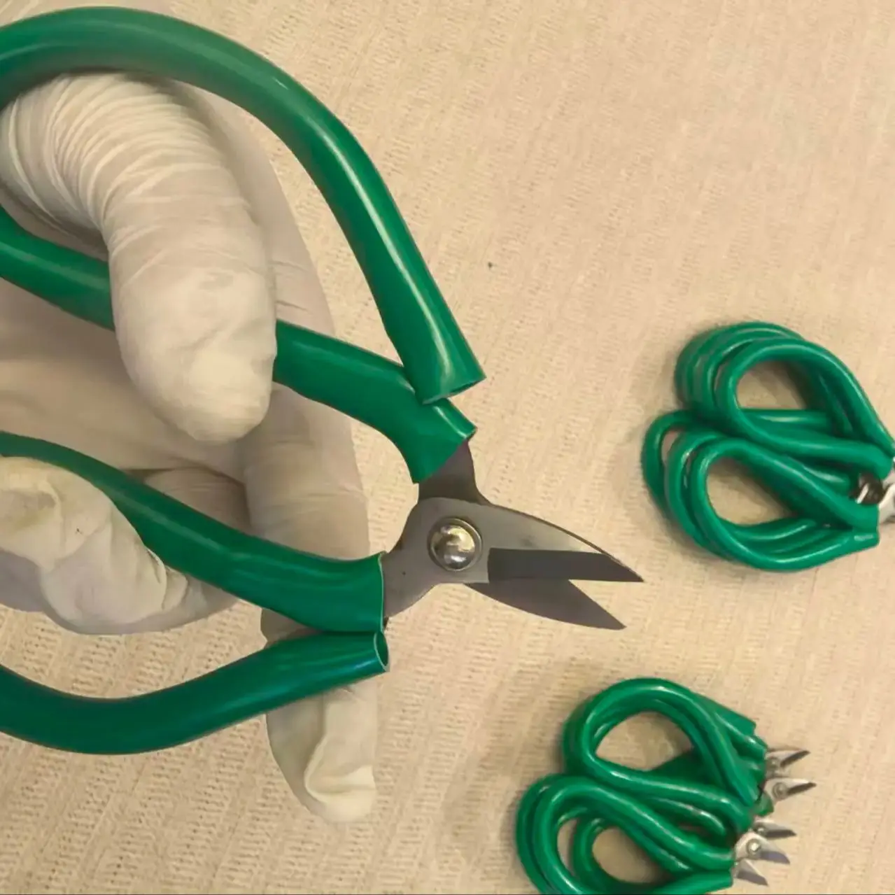 1PCS Green handle metal scissors cutting pliers DIY short mouth scissors cutting suitable for jewelry DIY multi-purpose tools