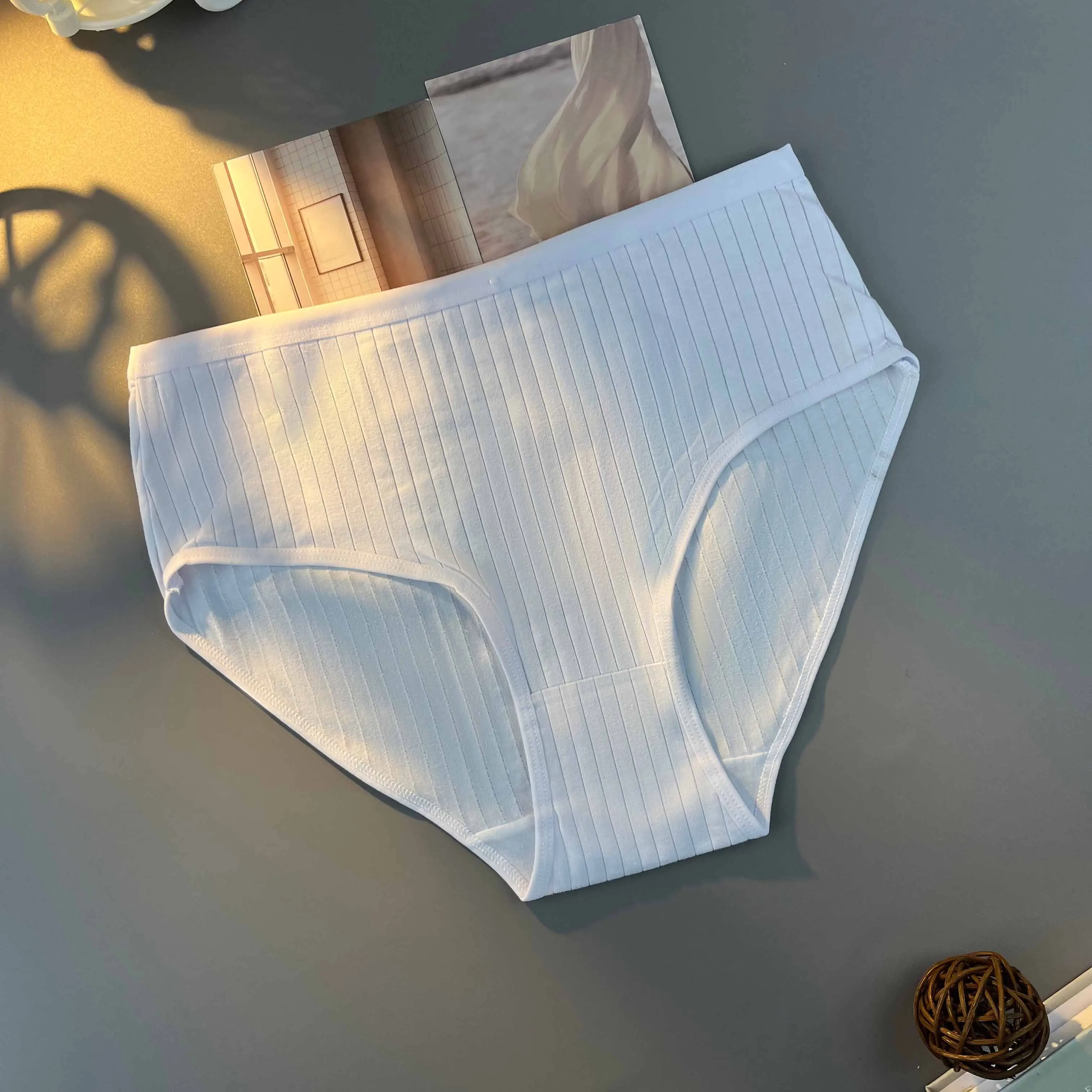 10 Buah [Pakaian Dalam Wanita] Celana Dalam Hadiah Natal Halloween Pakaian Dalam Wanita Warna Solid Lucu Lingerie Mid-Rise Celana Nyaman