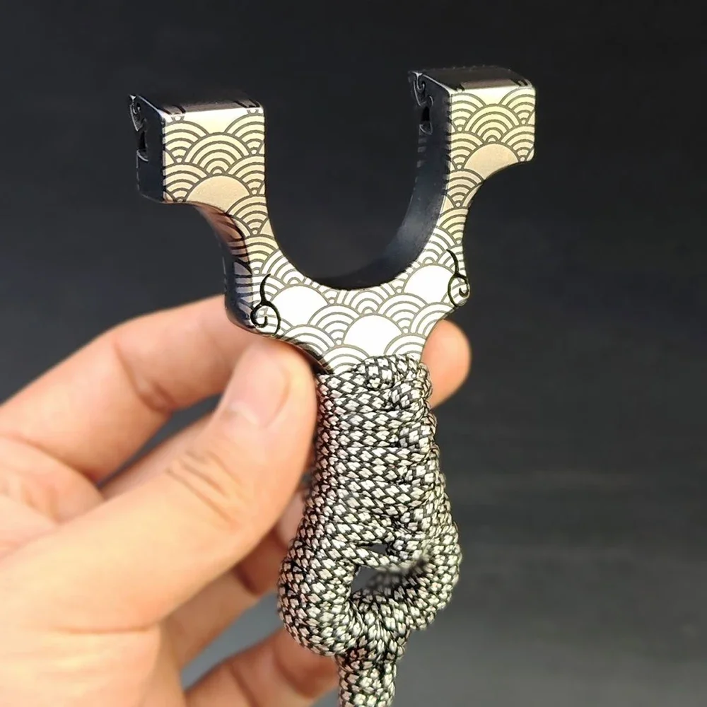 All-titanium Alloy Metal Slingshot Laser-engraved Pattern Ultra-light Dragon Tooth High-precision Professional-grade Hunting