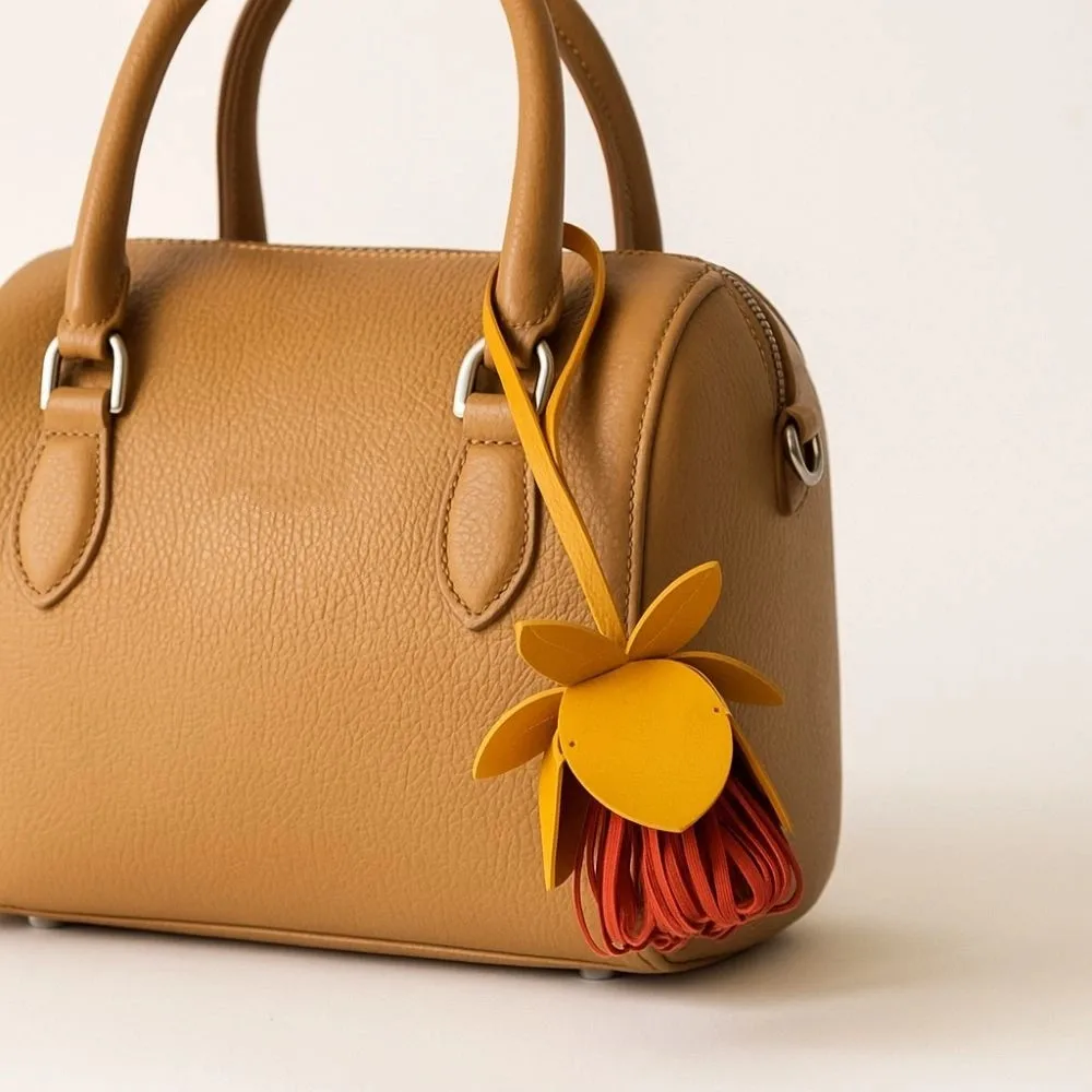 

Lovely Hanger Flower Pu Leather Pendant Car Keyring Cartoon Leather Keychain Fashion Handmade Bag Pendant Car Accessory