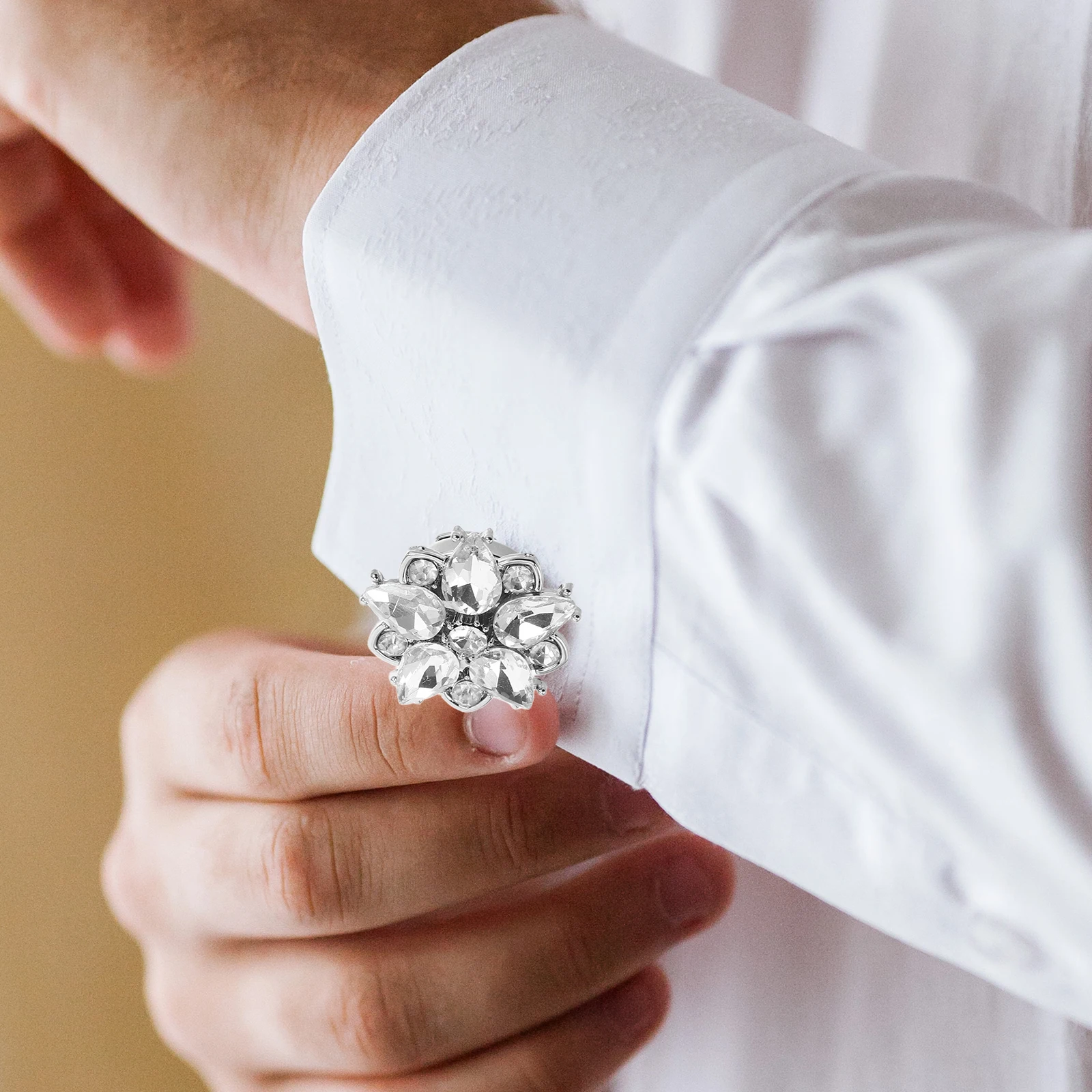 

2Pcs Alloy Cuff Links with Flower Motif - Rhinestone Shirt Cuff Embellishments for Men Women Formal Casual Wear Tuxedo Button