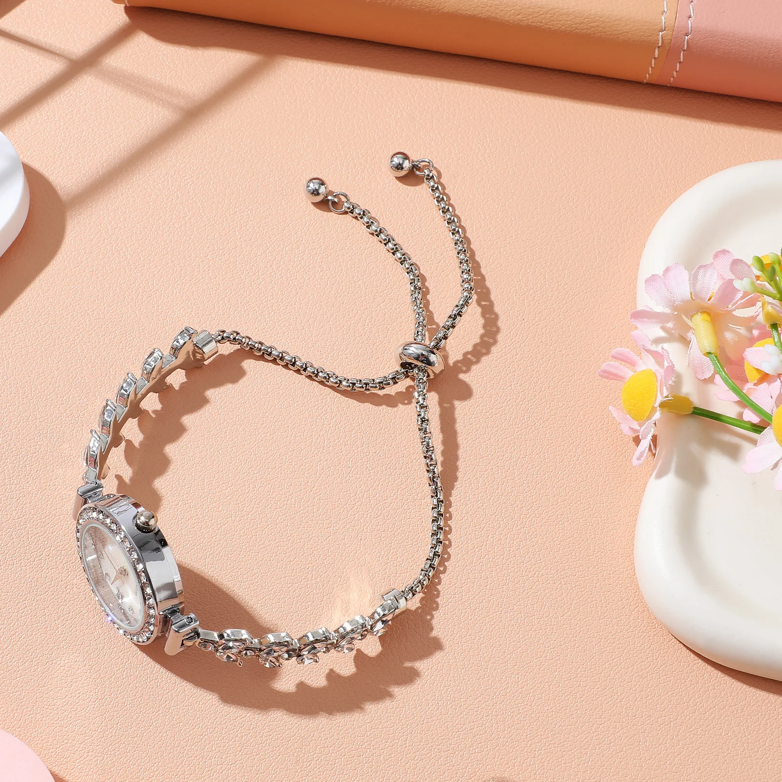 

Elegant Rhinestone Quartz Watch Women Silver Chain Bracelet Mermaid Design Crystal Watch Luxury Ladies Wristwatch for Casual