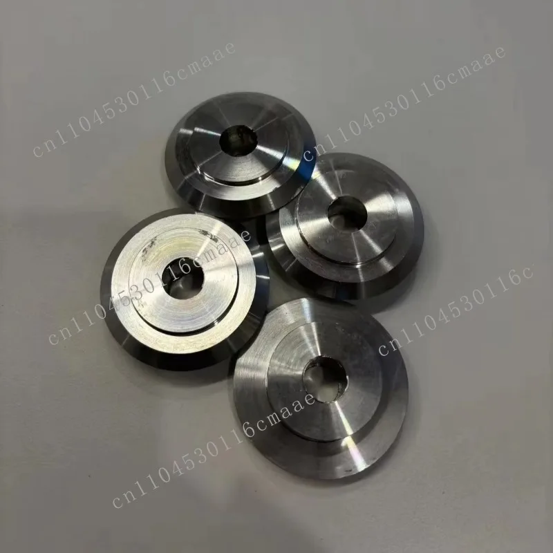Industrial fabric slitter accessories, pneumatic cutting tool cutting blade core components