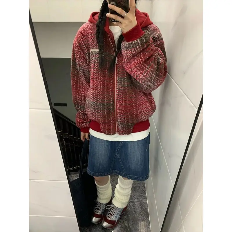 

American retro fake two-piece plaid jacket for women in winter, with a niche design and loose and thick wool lambing