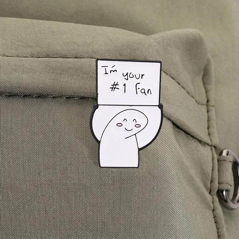 Ich bin dein # 1 Fan-Abzeichen „I'M FINE“ Emaille-Pins, Cartoon-Daumen-hoch, sarkastische Anstecknadeln, lustiges Accessoire, Geschenk für Kollegen – Detail 3
