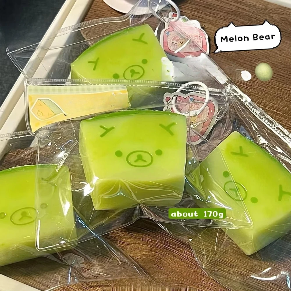 HEISS NEU: 1 Stück Weiches Taba Squishy Spielzeug mit Butter-Textur - Süßer Melonenbär zur Stresslinderung