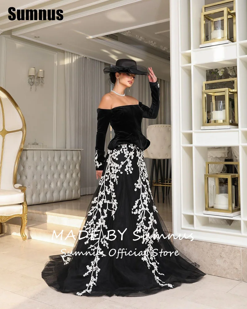 Sumnus Black A-Line Velour Prom Dresses Elegant Off Shoulder Evening Dress Floor Length Backless Applique Formal Gown Customized