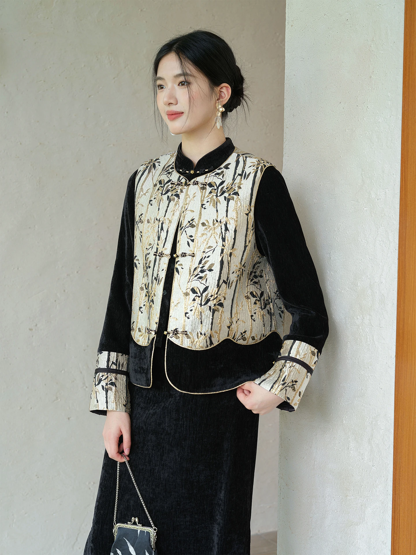 

Женский хлопковый жилет Ele Bla с золотой вышивкой, модный топ в традиционном китайском стиле, свободный крой, короткий рукав