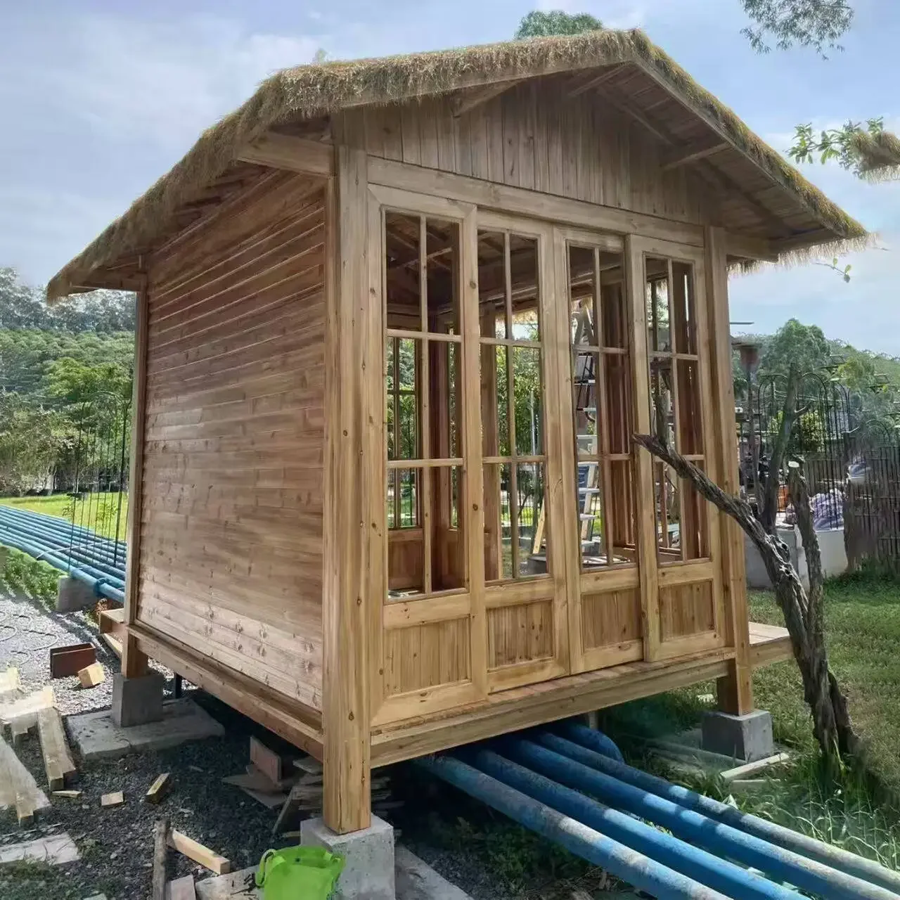 

HYS chalet outdoor tea room assembly custom roof bed and breakfast villa courtyard assembly wooden house
