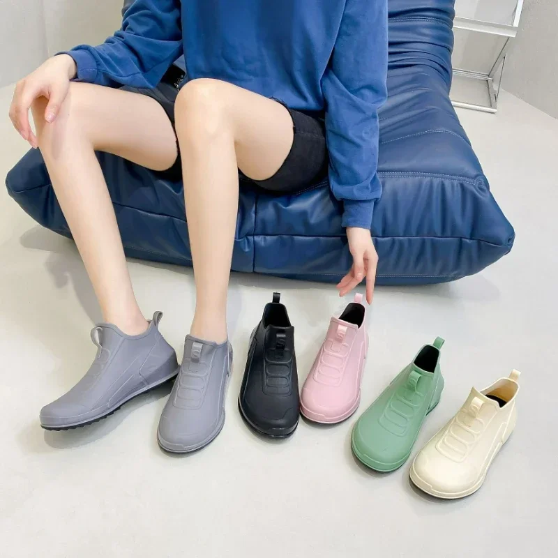 Woman Rain Shoes Waterproof Rubber Boots Ladies Casual Slip-on Flats Rainboots Female Insulated Garden Galoshes Botas De Chuva