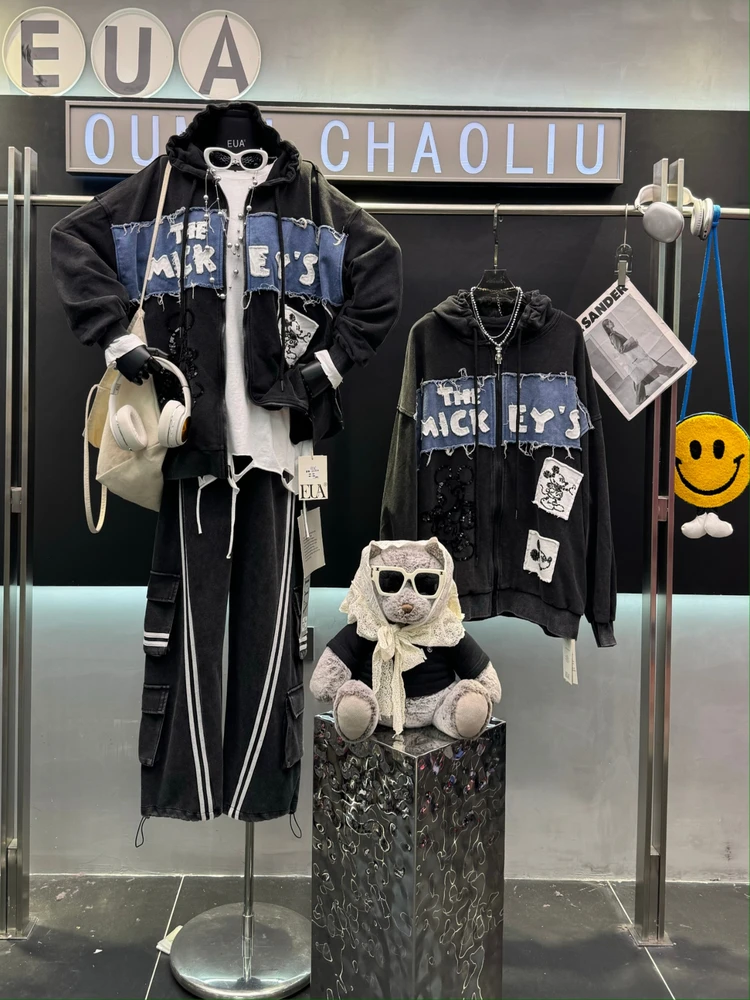 2025 Autumn New American Retro Patchwork Cartoon Black Sweatshirt for Women Loose Design Retro Sports Jacket Zip Up Hoodie