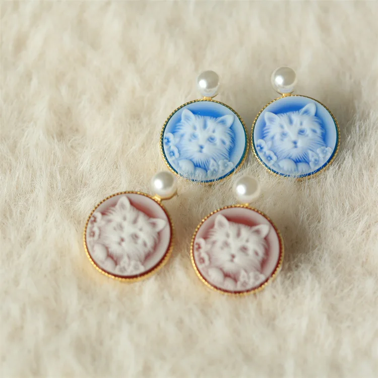 

S925 Silver Inlay German Camio Agate Embossed Cat Ear Studs